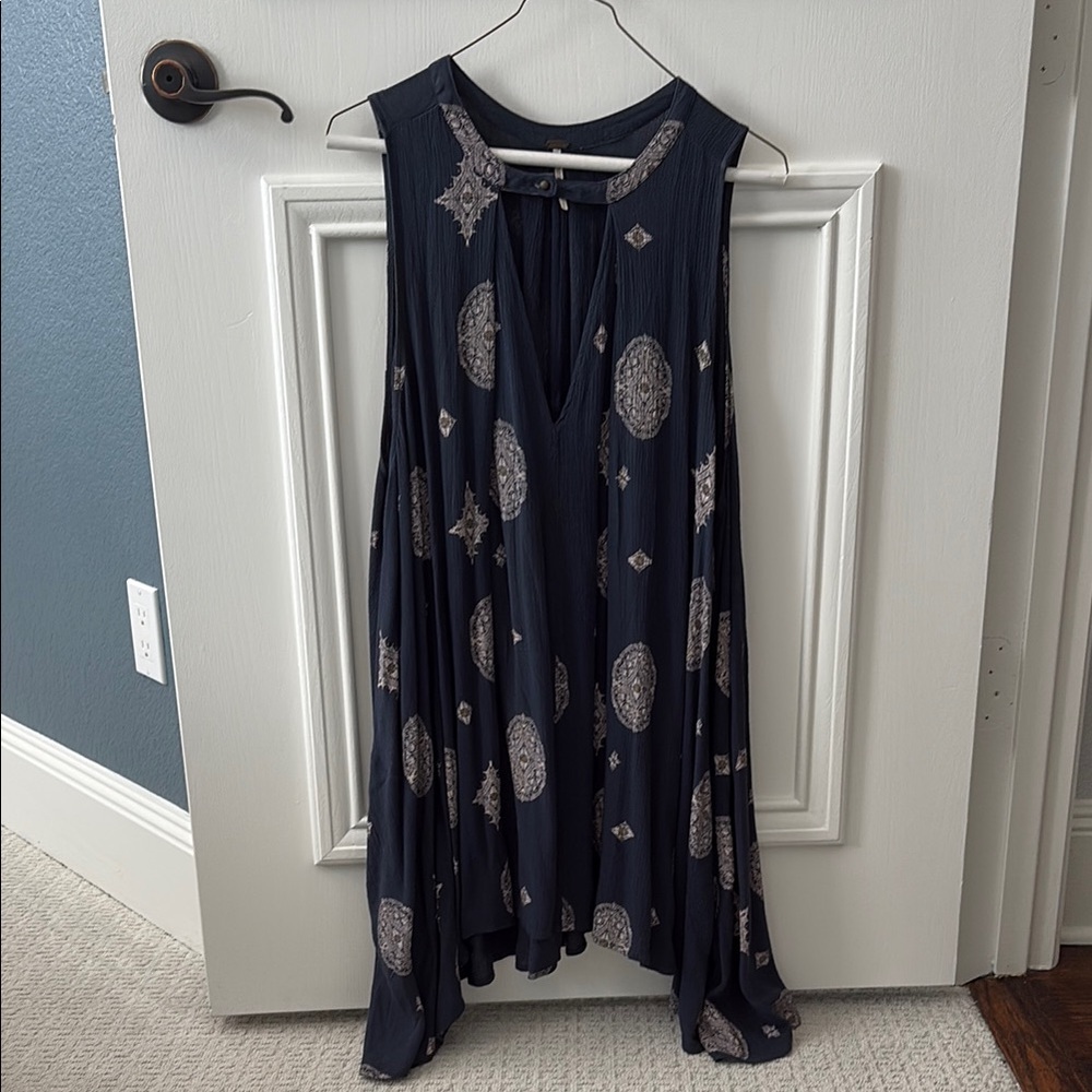 Free People Steel Blue Cut Out Tunic Top - Size M - Picture 5 of 12
